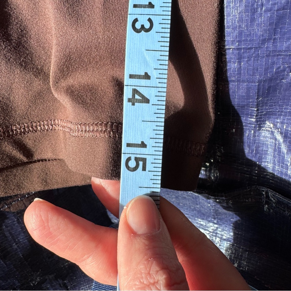 Aritzia TNA brown biker shorts size extra small Gym Athletic Activewear - Picture 6 of 6